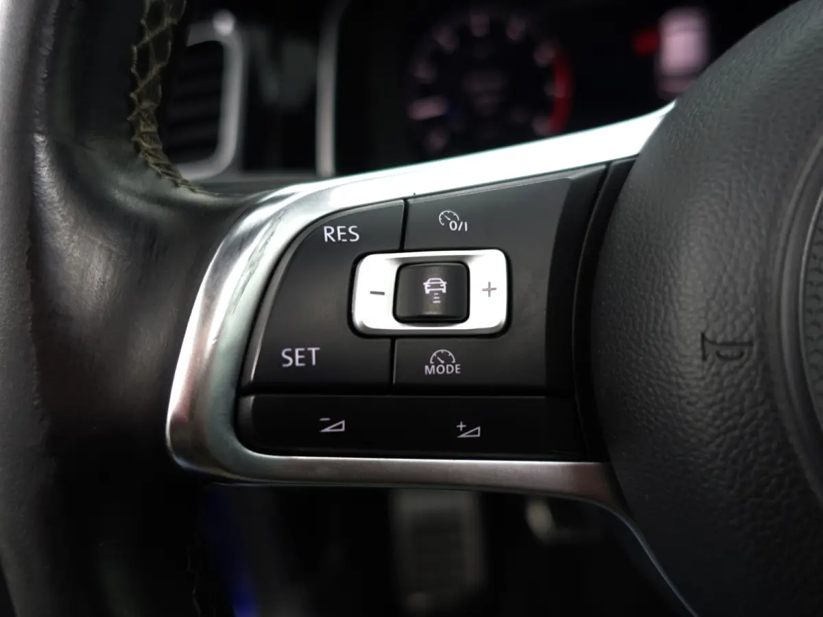 1.5 TSI R Line+ Panoramadak, Ada Cruise, Xenon Led, Keyless, Dynamic Select, Park Assist, Camera, Virtual Cockpit