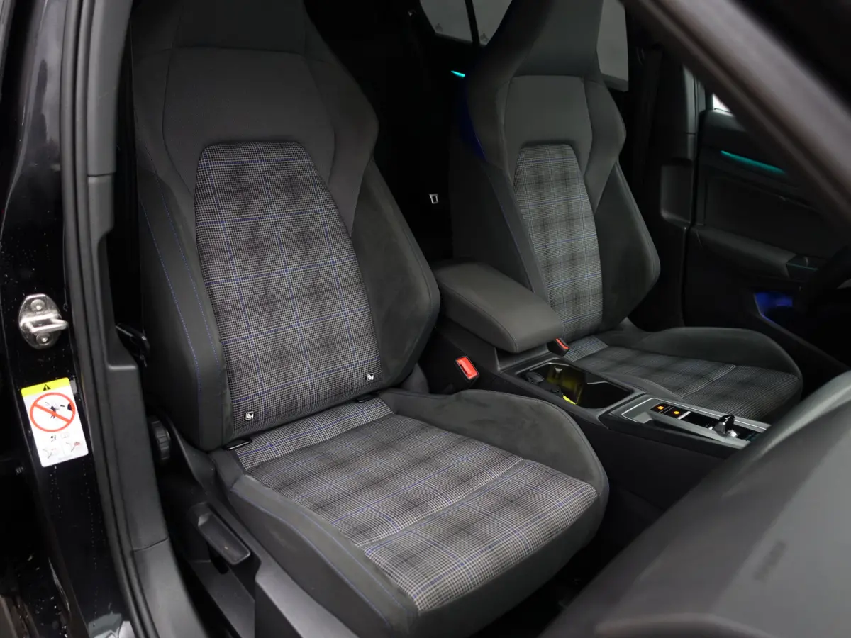 1.4 eHybrid GTE Performance- Xenon Led Matrix, Stuur/Stoelverwarming, Sfeerverlichting, Carplay, Android Auto