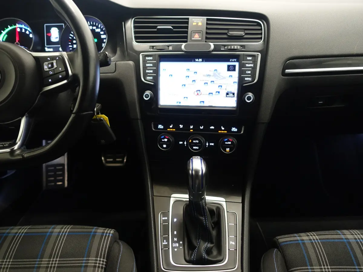 1.4 TSI GTE Highline Aut- Ada Cruise, Xenon Led, Park Assist, Navi, Sport Interieur