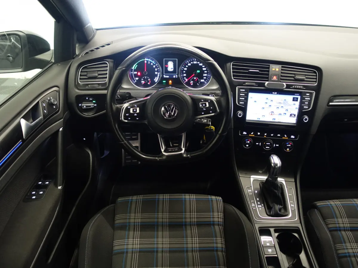 1.4 TSI GTE Highline Aut- Ada Cruise, Xenon Led, Park Assist, Navi, Sport Interieur