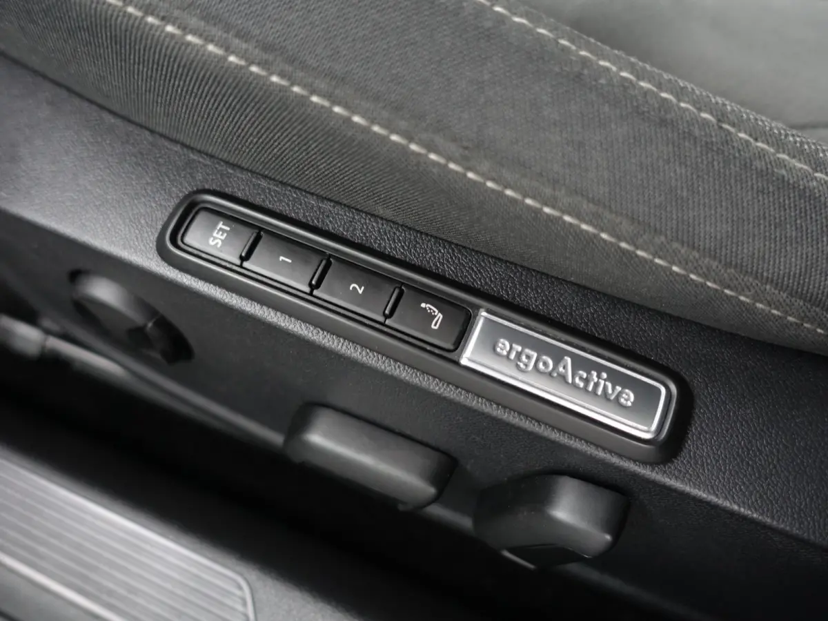 1.0 eTSI Highline Advance Aut- Stoelmassage, Memory, Sfeerverlichting, Park Pilot, Park Assist, Ada Cruise, Stuur/Stoelverwarming