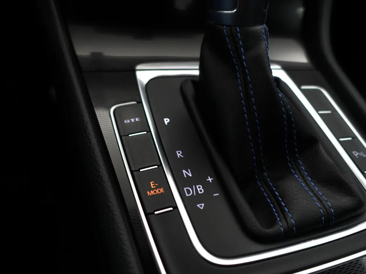 1.4 TSI GTE Highline Aut- Xenon Led, CarPlay, Navi, Park Assist, Blindspot, Clima, Cruise