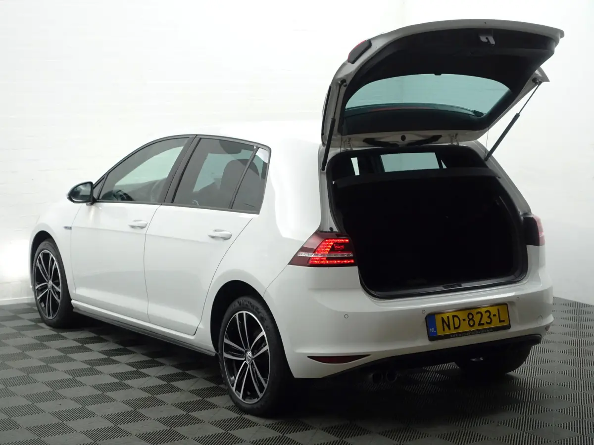1.4 TSI GTE Highline Aut- Xenon Led, CarPlay, Navi, Park Assist, Blindspot, Clima, Cruise