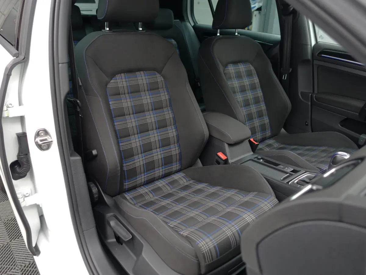 1.4 TSI GTE Highline Aut- Xenon Led, CarPlay, Navi, Park Assist, Blindspot, Clima, Cruise