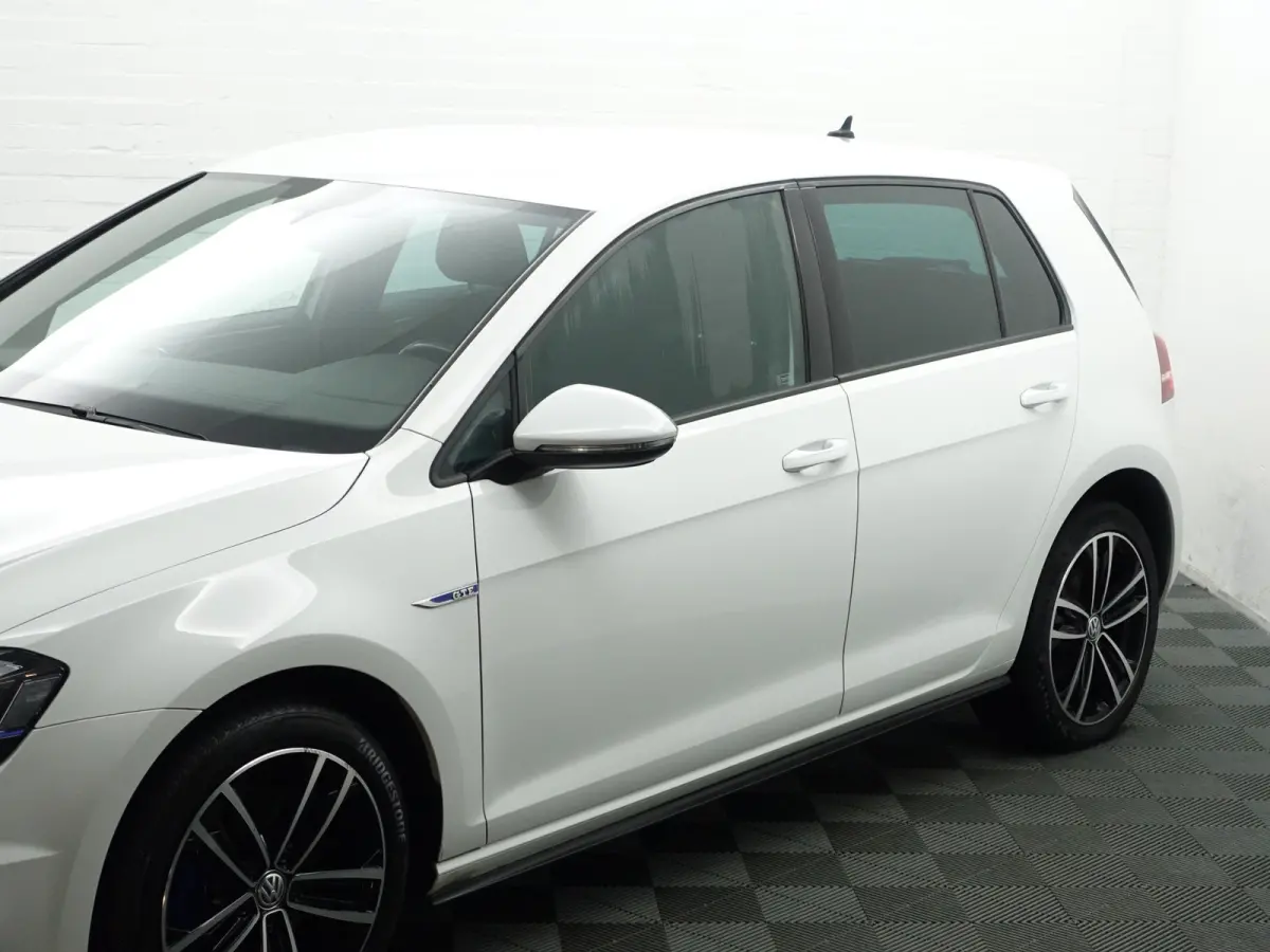 1.4 TSI GTE Highline Aut- Xenon Led, CarPlay, Navi, Park Assist, Blindspot, Clima, Cruise