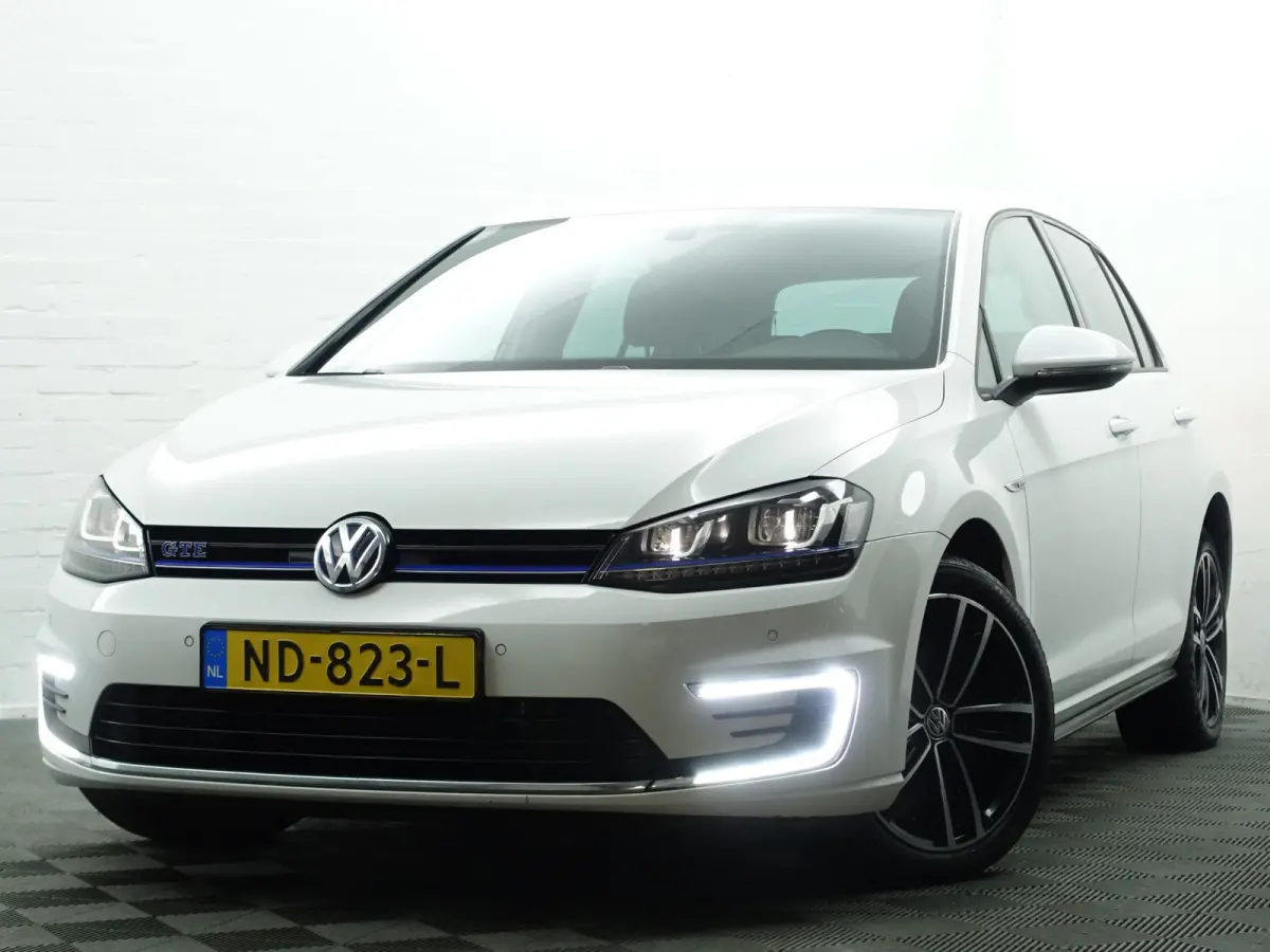 1.4 TSI GTE Highline Aut- Xenon Led, CarPlay, Navi, Park Assist, Blindspot, Clima, Cruise