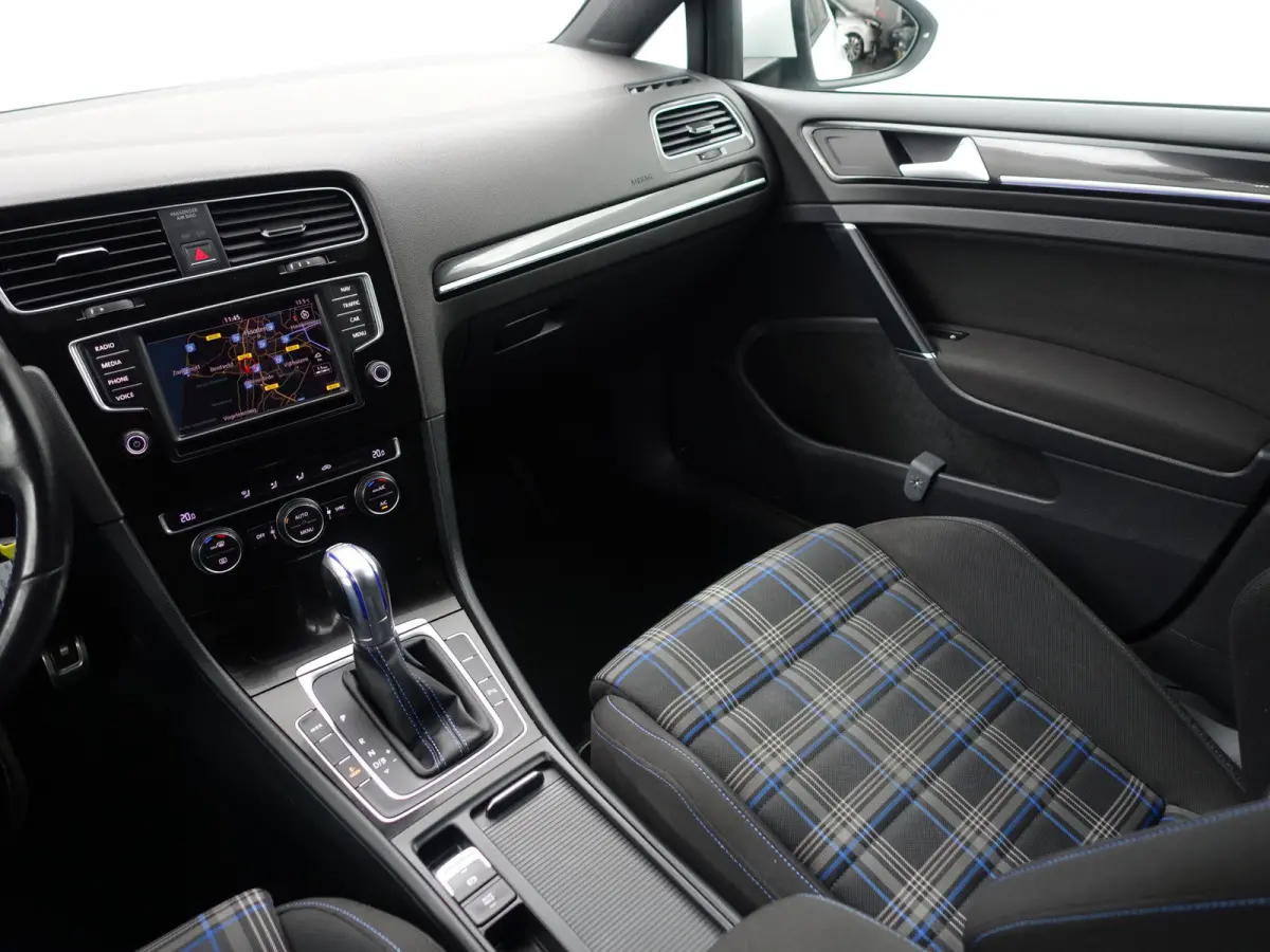 1.4 TSI GTE Highline Aut- Xenon Led, CarPlay, Navi, Park Assist, Blindspot, Clima, Cruise