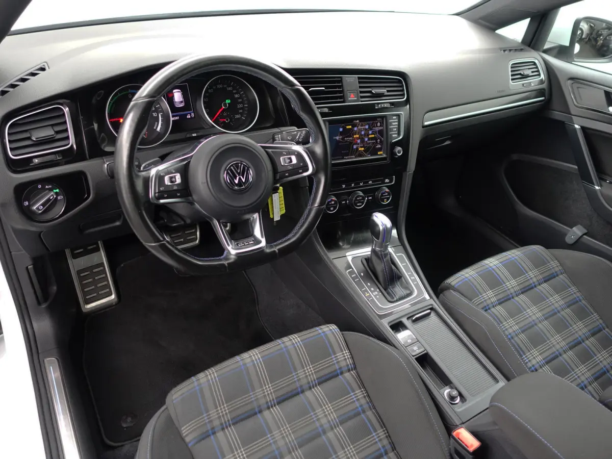 1.4 TSI GTE Highline Aut- Xenon Led, CarPlay, Navi, Park Assist, Blindspot, Clima, Cruise