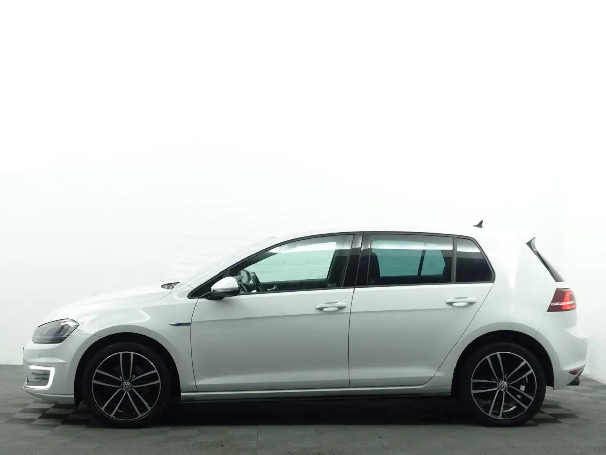 1.4 TSI GTE Highline Aut- Xenon Led, CarPlay, Navi, Park Assist, Blindspot, Clima, Cruise
