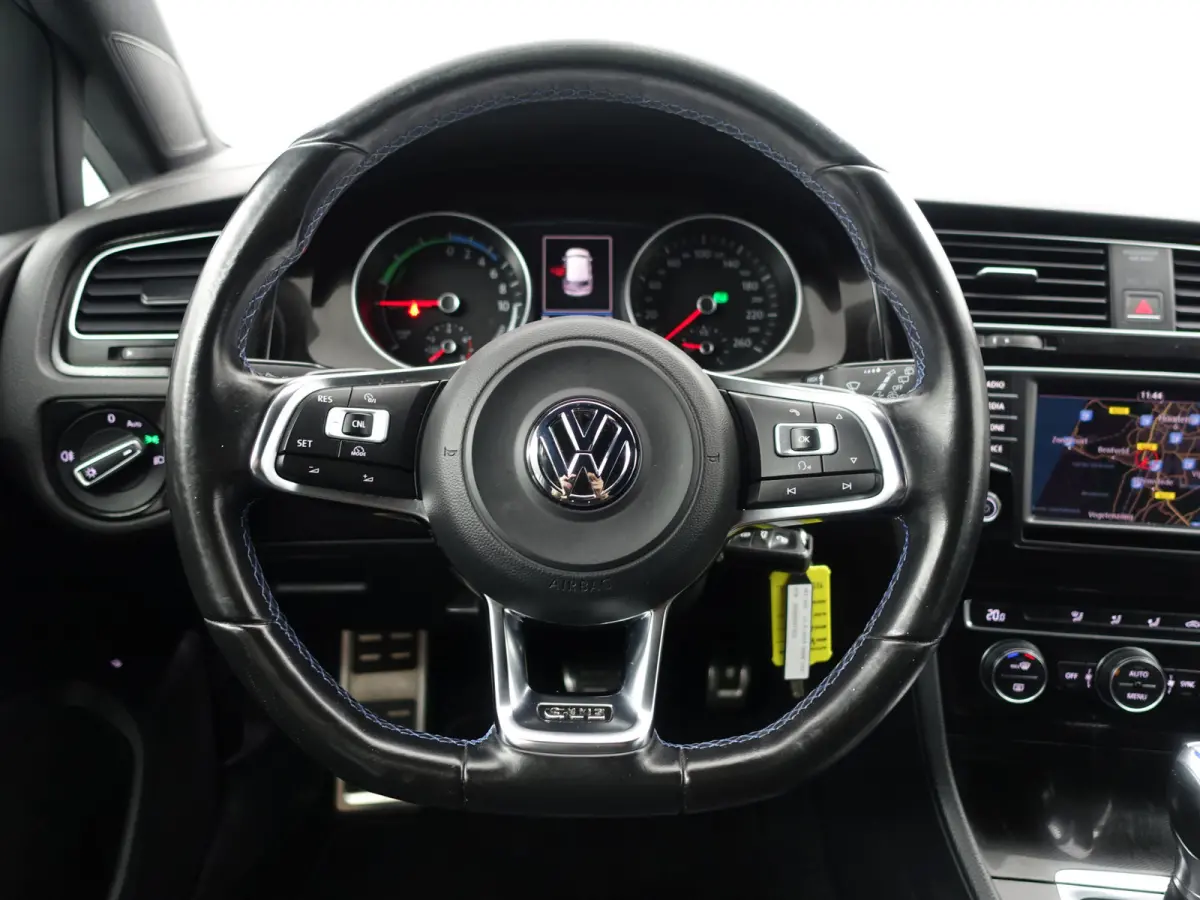 1.4 TSI GTE Highline Aut- Xenon Led, CarPlay, Navi, Park Assist, Blindspot, Clima, Cruise