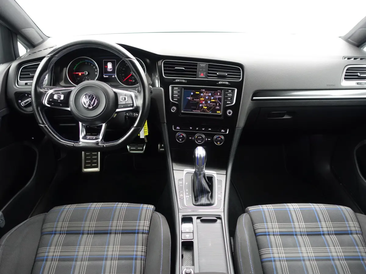 1.4 TSI GTE Highline Aut- Xenon Led, CarPlay, Navi, Park Assist, Blindspot, Clima, Cruise