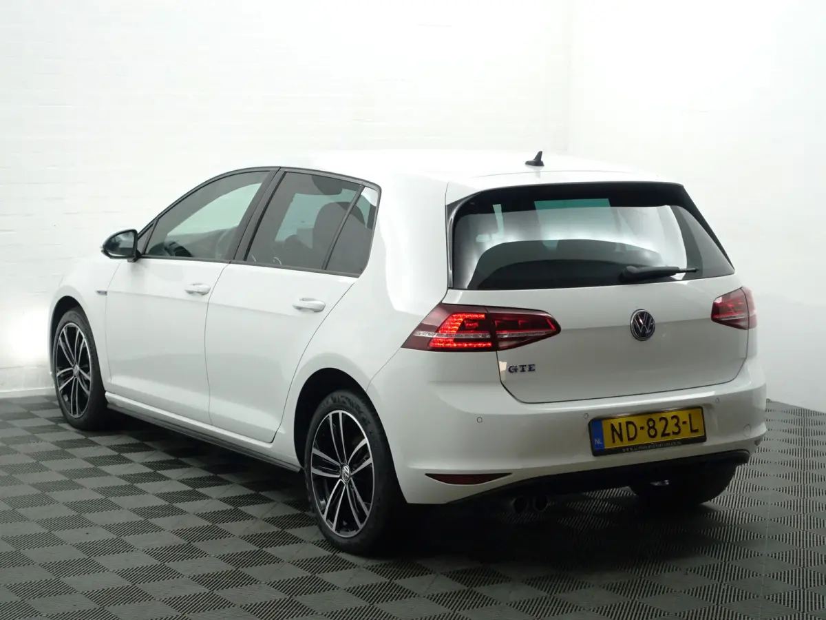 1.4 TSI GTE Highline Aut- Xenon Led, CarPlay, Navi, Park Assist, Blindspot, Clima, Cruise