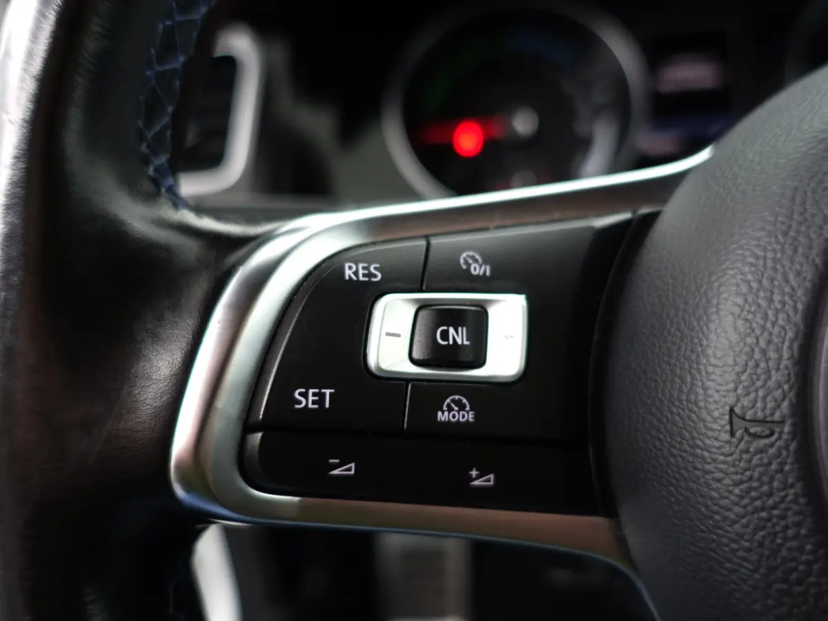 1.4 TSI GTE Highline Aut- Xenon Led, CarPlay, Navi, Park Assist, Blindspot, Clima, Cruise