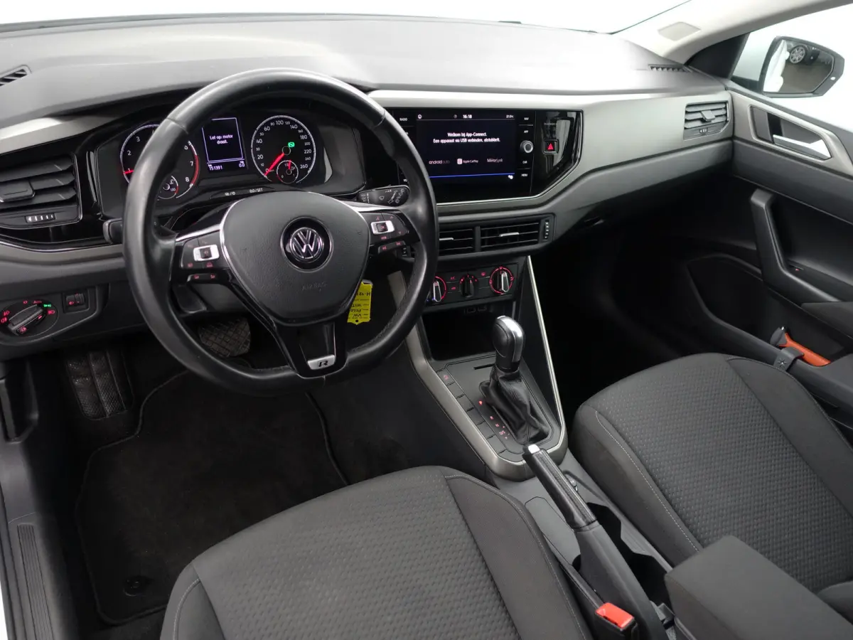 1.0 TSI R Line Aut- Carplay, Android Auto, Led, Privacy Glass, Navigatie, Cruise