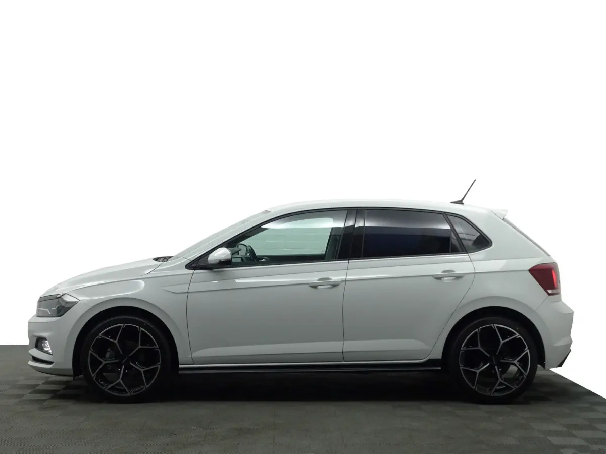 1.0 TSI R Line Aut- Carplay, Android Auto, Led, Privacy Glass, Navigatie, Cruise