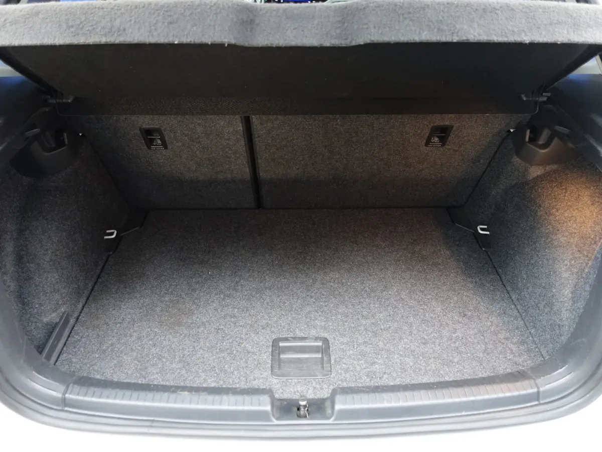 1.0 TSI R Line Aut- Carplay, Android Auto, Led, Privacy Glass, Navigatie, Cruise