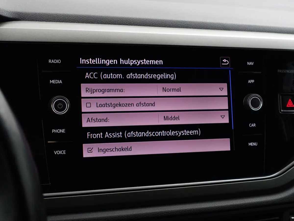 1.0 TSI R Line Aut- Carplay, Android Auto, Led, Privacy Glass, Navigatie, Cruise