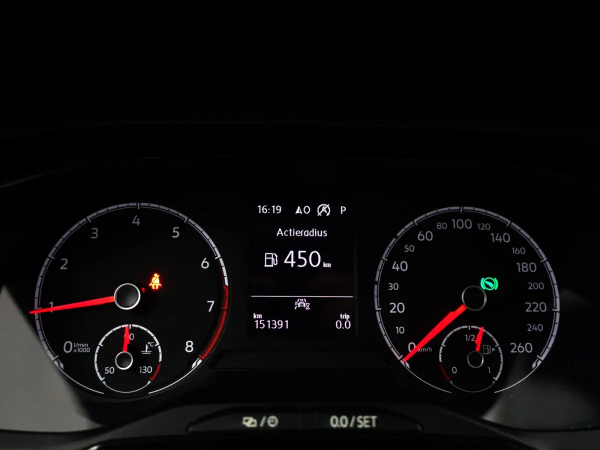 1.0 TSI R Line Aut- Carplay, Android Auto, Led, Privacy Glass, Navigatie, Cruise