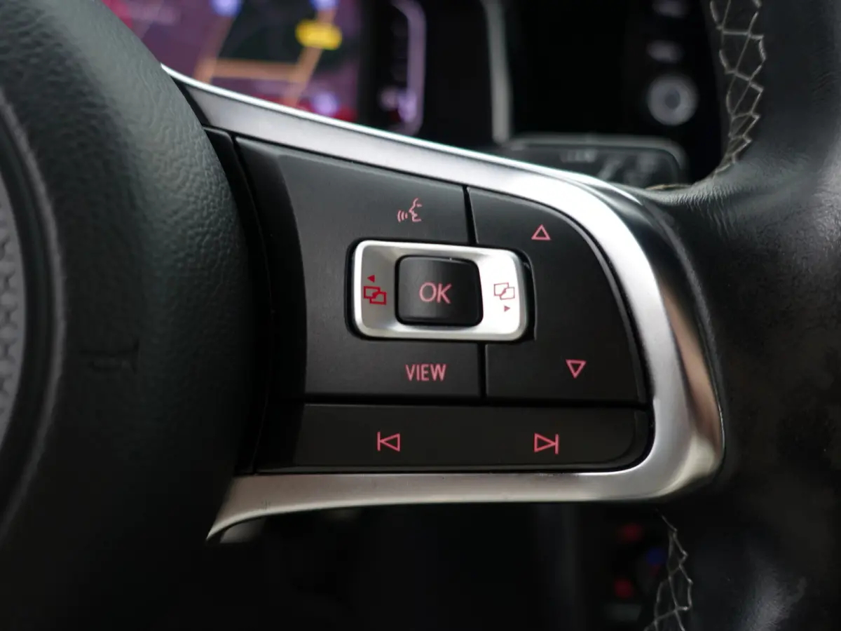 1.0 TSI R Line Aut- Panodak, Virtual Cockpit, Xenon Led, Ada Cruise, Carplay, Park Assist, Dynamic Select