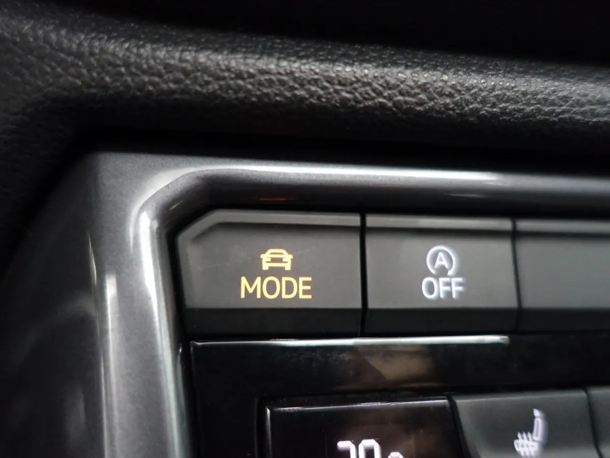 1.5 TSI R-Line+ Aut- Nieuw Model, Panodak, Sport interieur, Camera, Ada Cruise, Park Assist, Dynamic Select