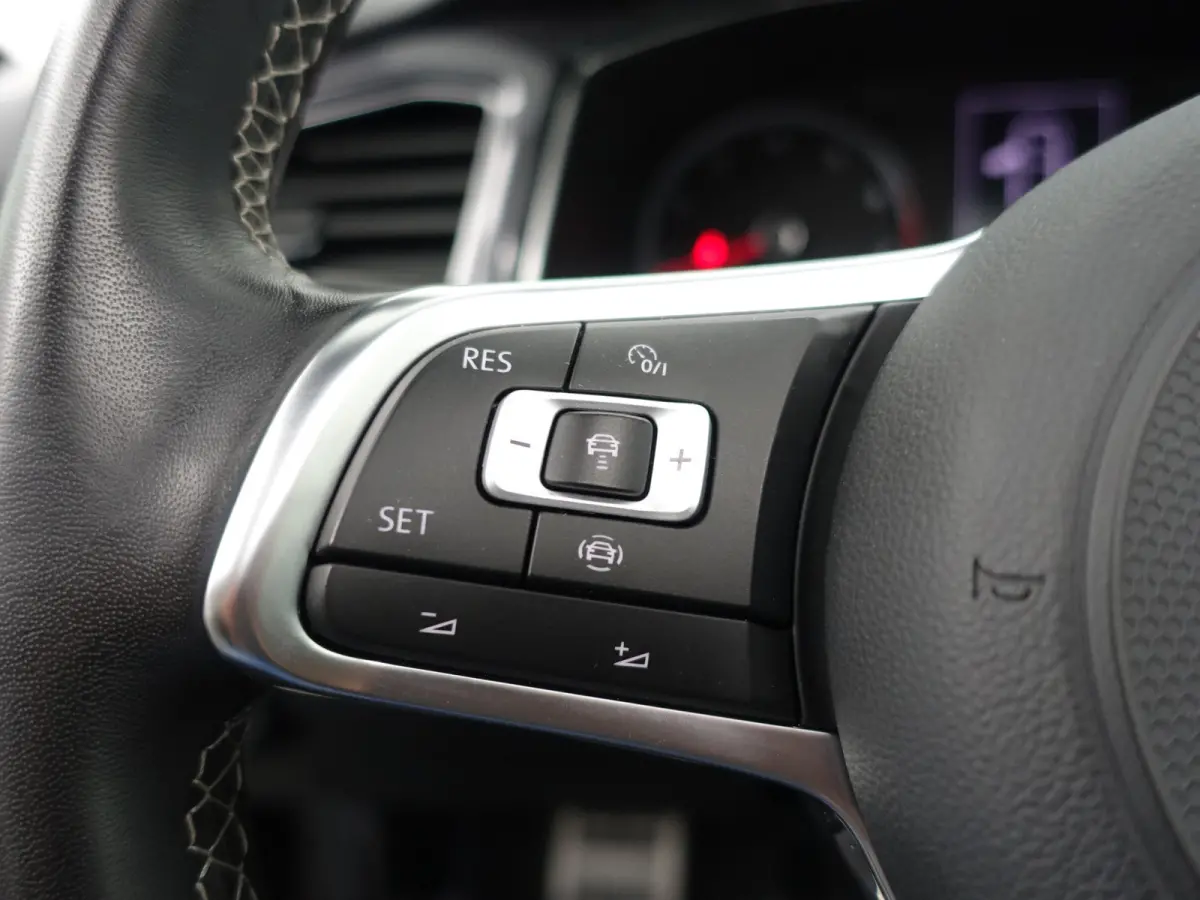 1.5 TSI R-Line+ Aut- Nieuw Model, Panodak, Sport interieur, Camera, Ada Cruise, Park Assist, Dynamic Select