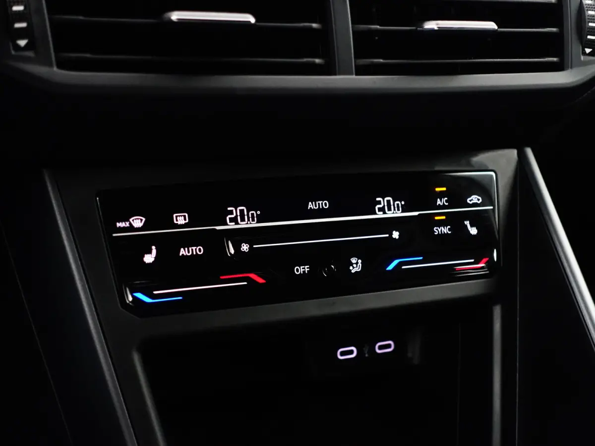 1.0 TSI R-Line- Panoramadak, Keyless, Xenon Led, CarPlay, Ada Cruise, Sport Interieur, Stoelverwarming