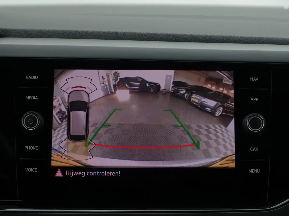 1.0 TSI R-Line- Panoramadak, Keyless, Xenon Led, CarPlay, Ada Cruise, Sport Interieur, Stoelverwarming