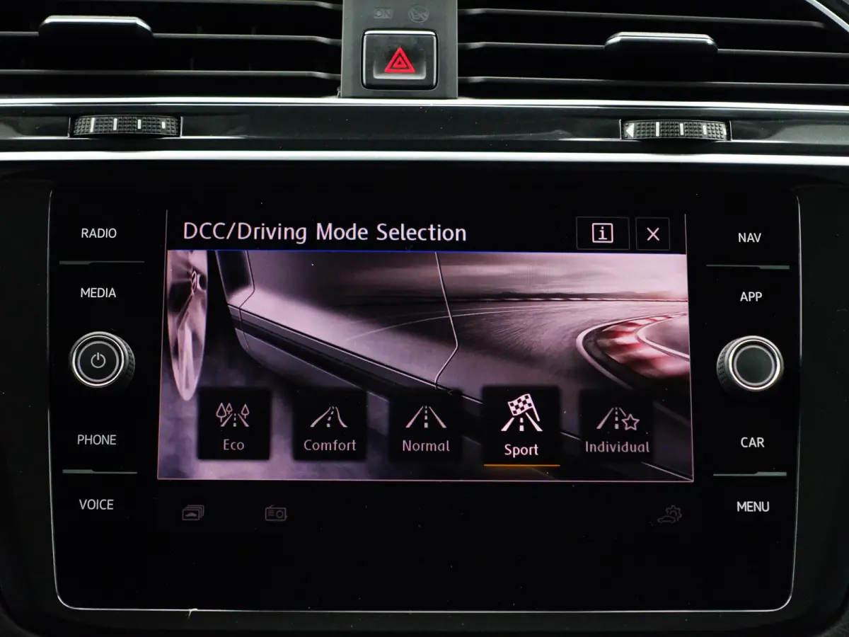 1.5 TSI 150pk R Line Aut- Panoramadak, Memory, Ada Cruise, Virtual Cockpit, Xenon Led