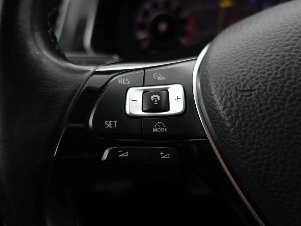 1.5 TSI 150pk R Line Aut- Panoramadak, Memory, Ada Cruise, Virtual Cockpit, Xenon Led