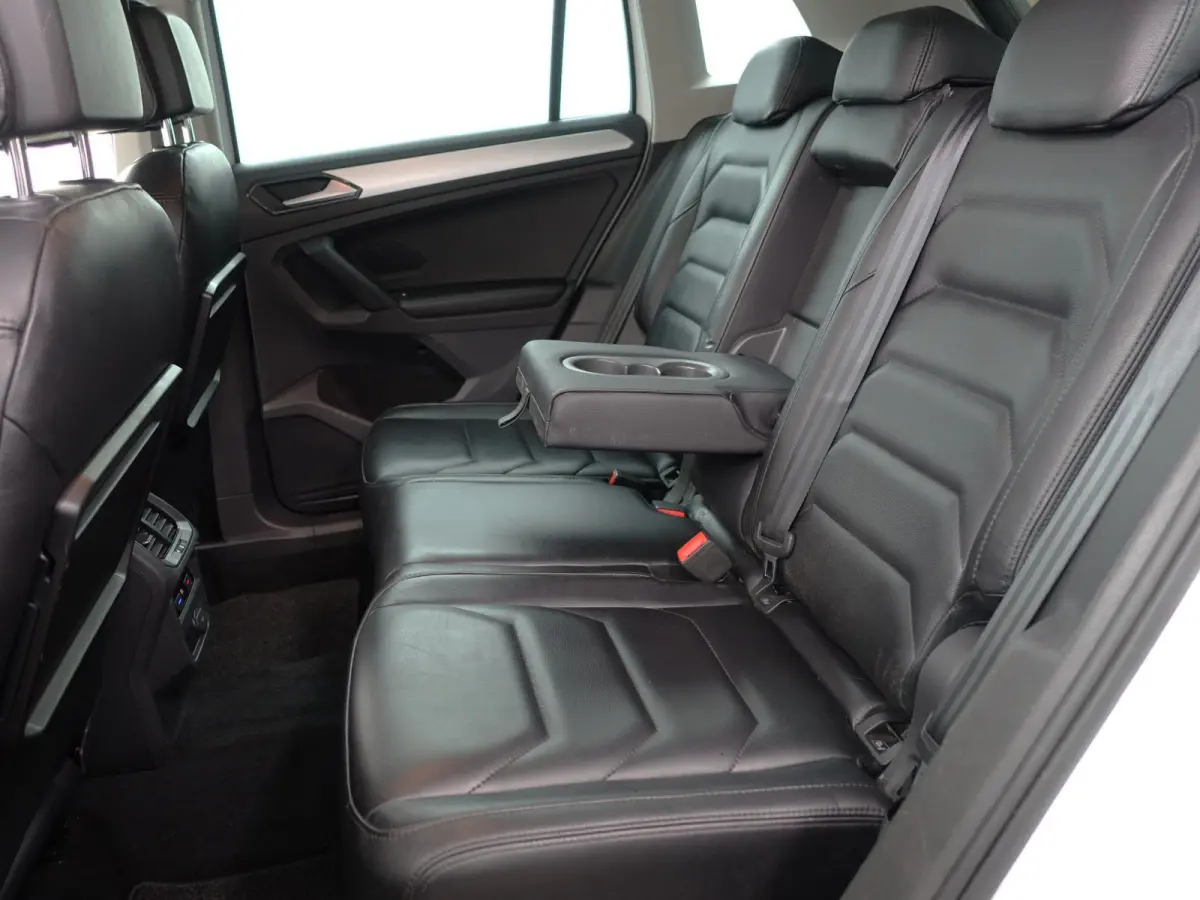 1.4 TSI ACT R Line Aut- Sport Leder Interieur, Front Assist, Clima, Cruise