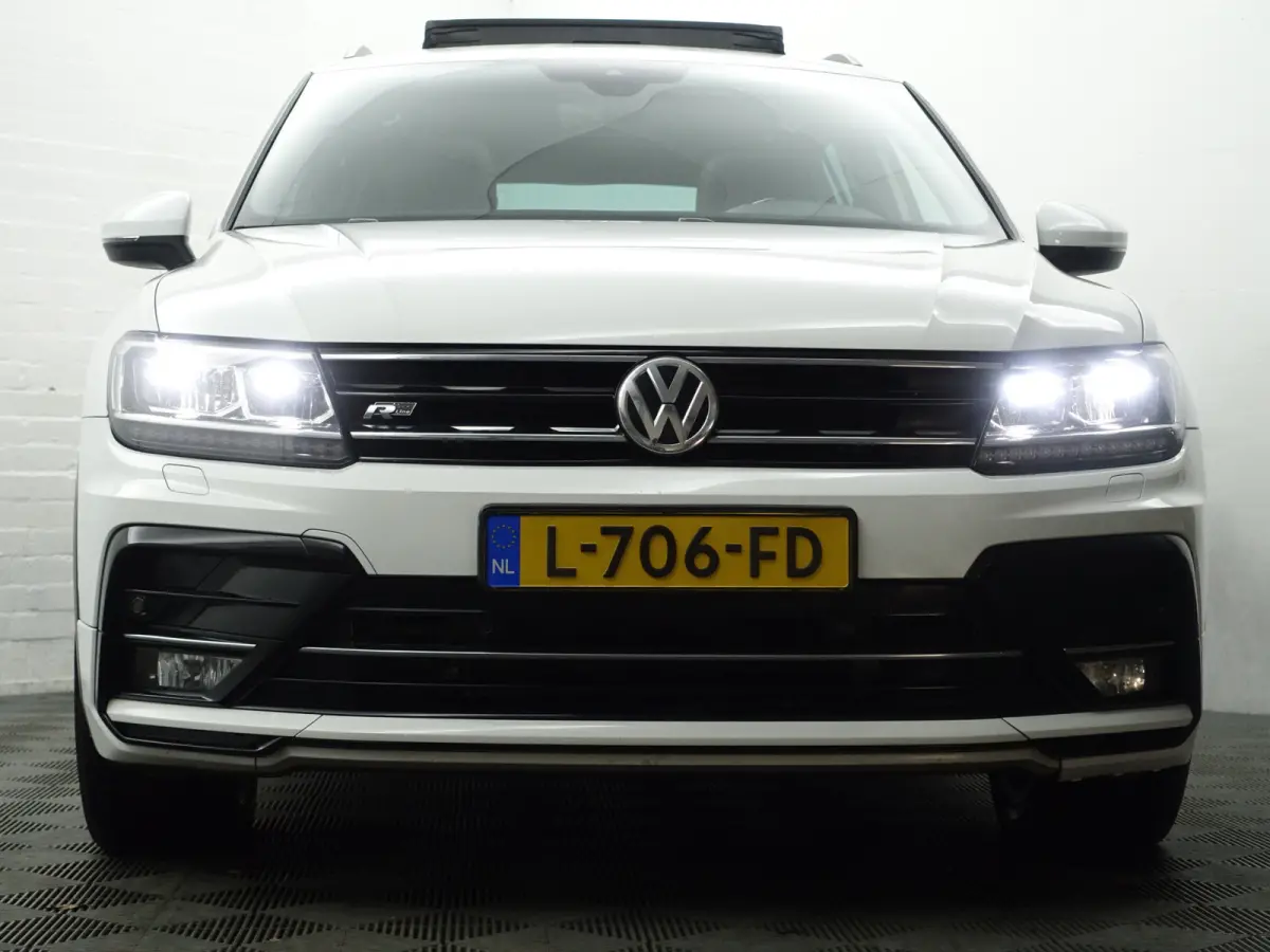 2.0 TSI 4Motion R Line Aut- Panoramadak, Carplay, Camera, Ada Cruise, Dynamic Select, Park Pilot