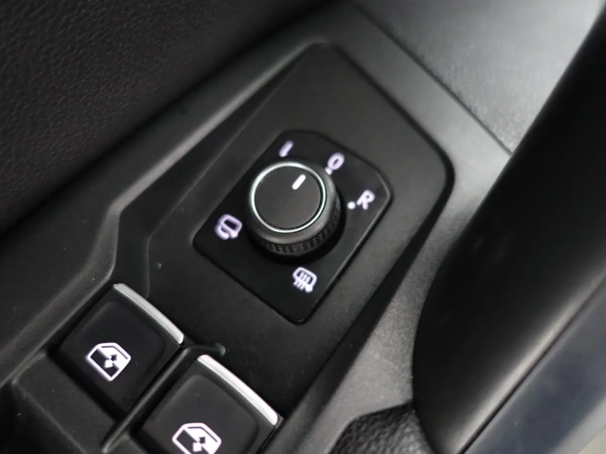 2.0 TSI 4Motion R Line Aut- Panoramadak, Carplay, Camera, Ada Cruise, Dynamic Select, Park Pilot