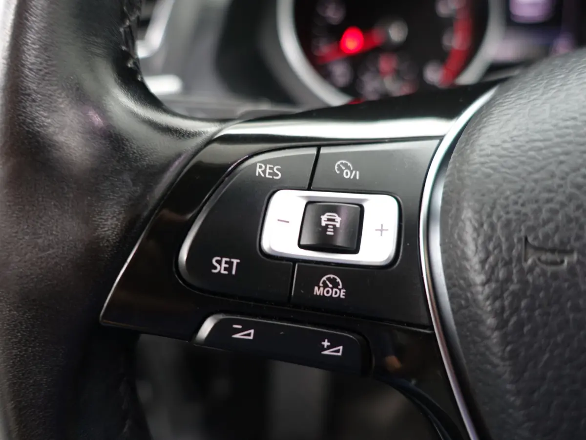 1.4 TSI Highline+ Aut- 7 Pers, Panoramadak, Keyless, Massage Stoelen, Carplay, Ada Cruise