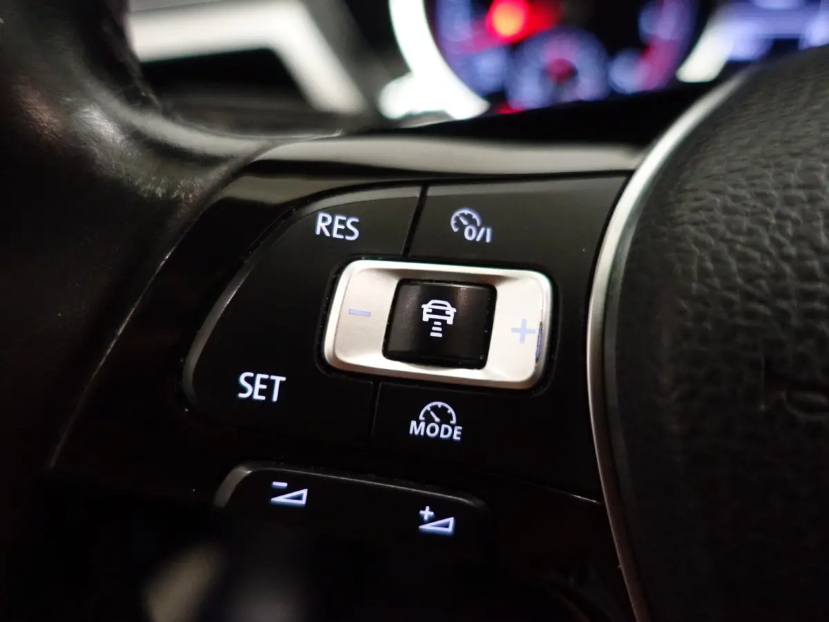 1.2 TSI Highline- 7 Pers, Carplay, Park Assist, Navi, Clima, Cruise Crtl