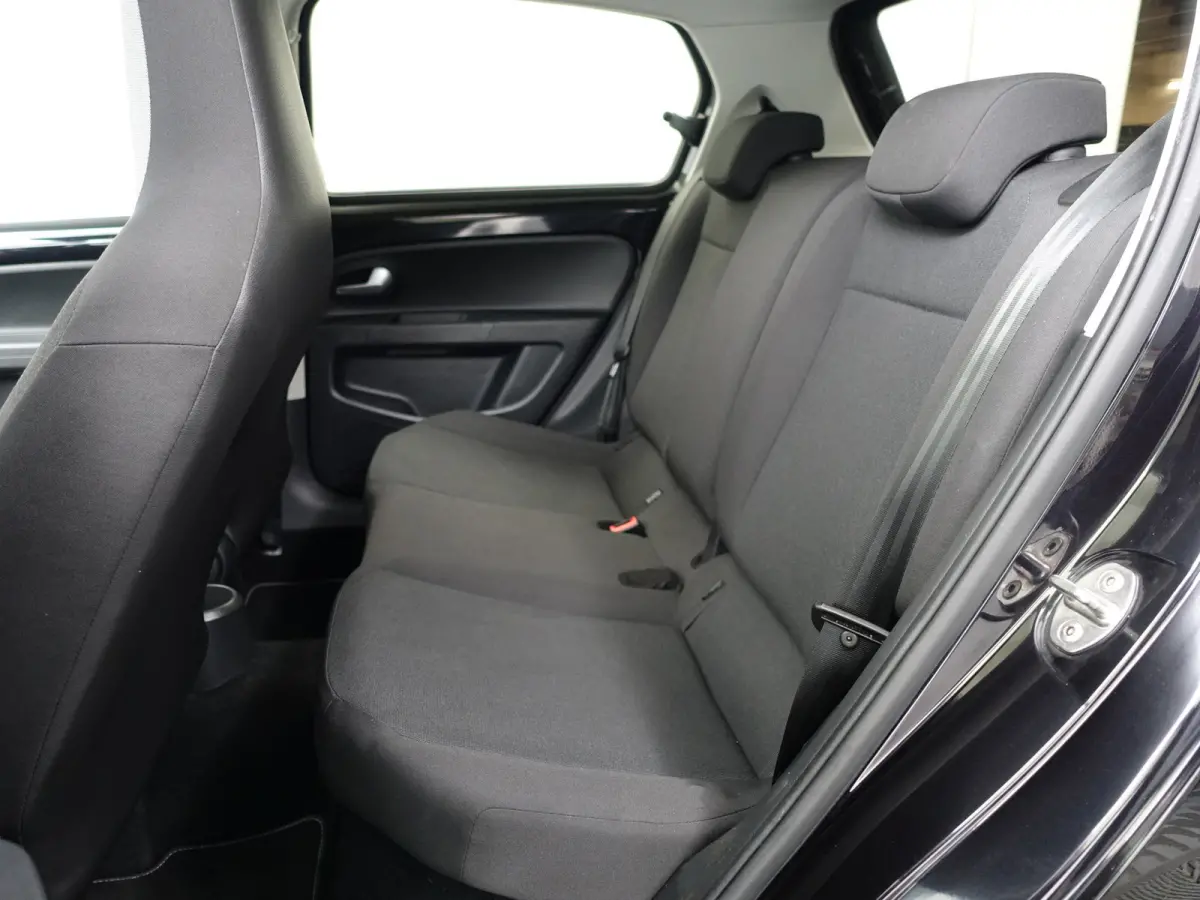 Up! 1.0 BMT R Line- Bluetooth audio, Cruise, Clima, Led, Carbon Interieur Afwerking, Privacy Glass