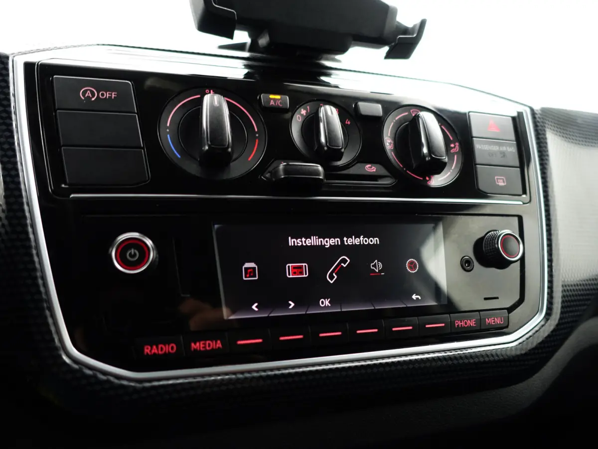 Up! 1.0 BMT R Line- Bluetooth audio, Cruise, Clima, Led, Carbon Interieur Afwerking, Privacy Glass
