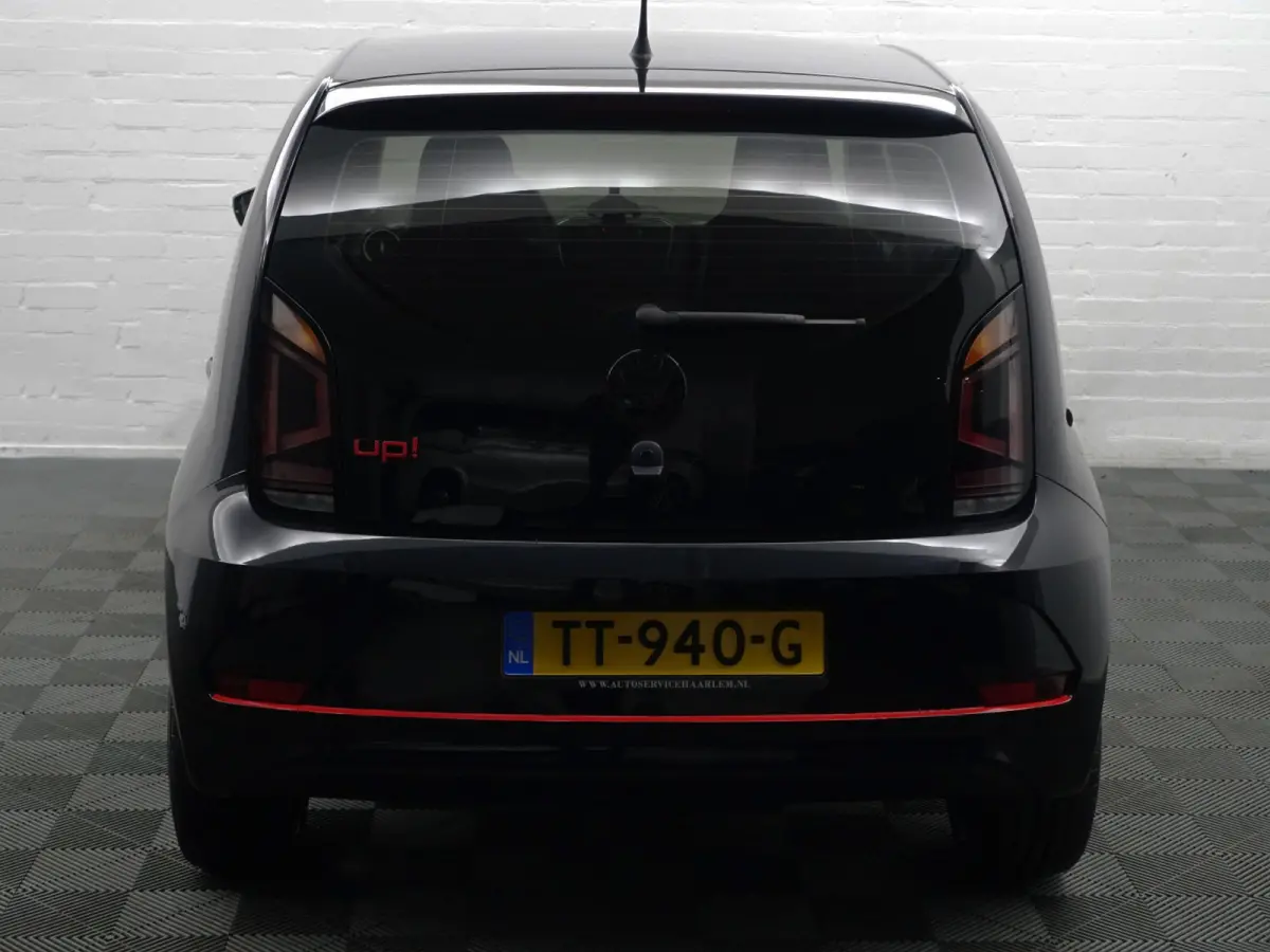 Up! 1.0 BMT R Line- Bluetooth audio, Cruise, Clima, Led, Carbon Interieur Afwerking, Privacy Glass