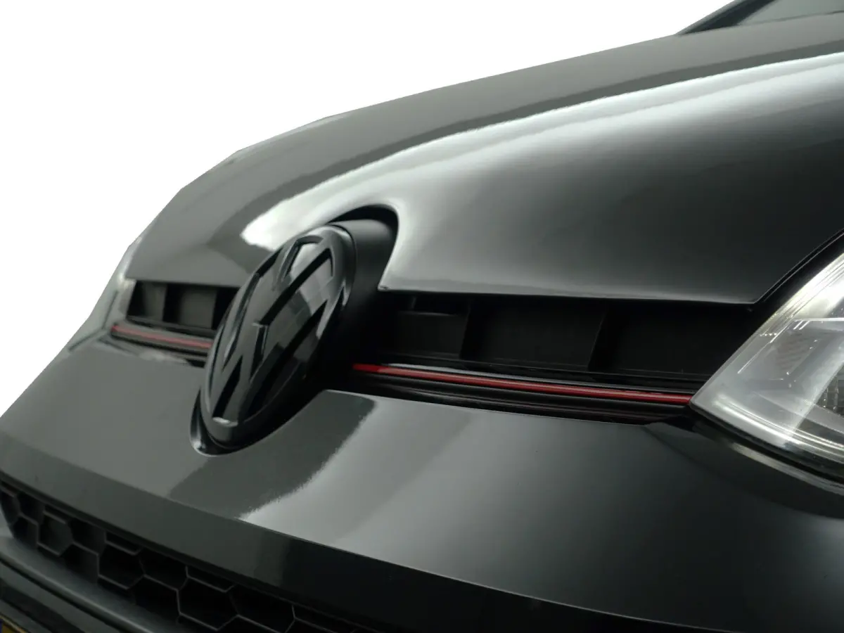 Up! 1.0 BMT R Line- Bluetooth audio, Cruise, Clima, Led, Carbon Interieur Afwerking, Privacy Glass