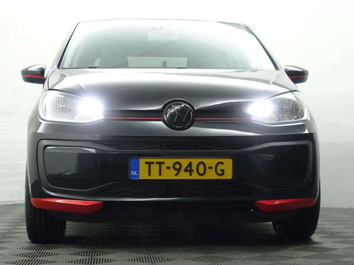 Up! 1.0 BMT R Line- Bluetooth audio, Cruise, Clima, Led, Carbon Interieur Afwerking, Privacy Glass