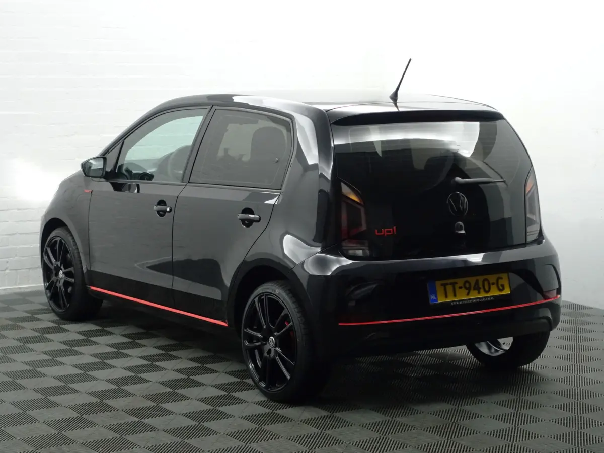 Up! 1.0 BMT R Line- Bluetooth audio, Cruise, Clima, Led, Carbon Interieur Afwerking, Privacy Glass