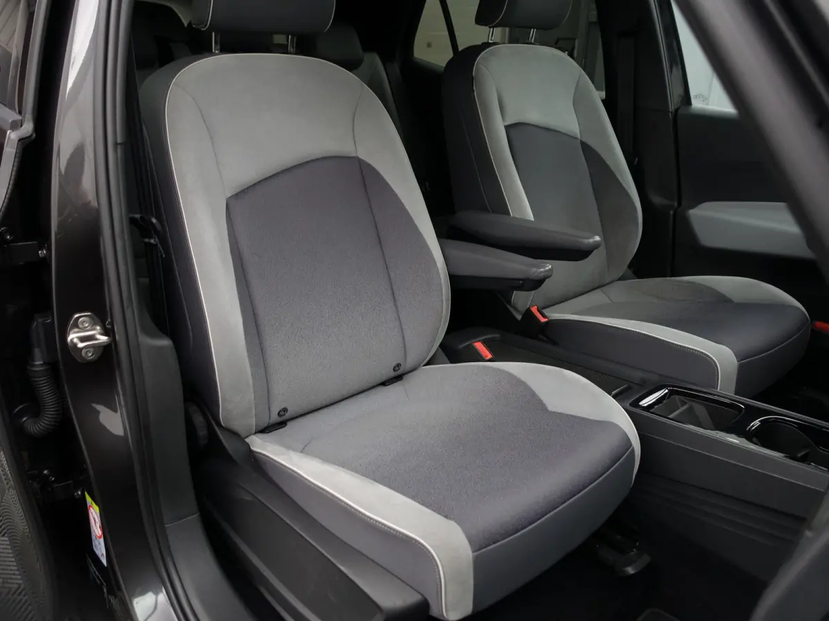First Plus 58 kWh Aut- SOH 92%, Stuur/Stoelverwarming, CarPlay, Sfeerverlichting, Ada Cruise, Standkachel, Xenon led, Dynamic Select