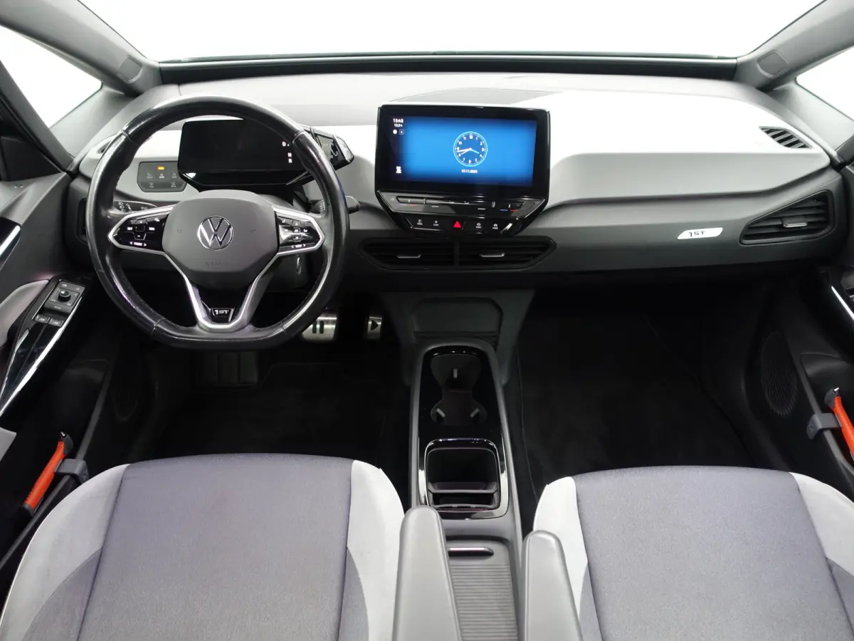 First Plus 58 kWh Aut- SOH 92%, Stuur/Stoelverwarming, CarPlay, Sfeerverlichting, Ada Cruise, Standkachel, Xenon led, Dynamic Select