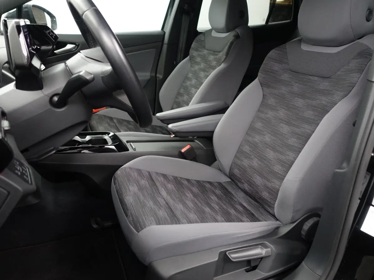 Pro 77 kWh Aut- Stuur/Stoelverwarming, Sfeerverlichting, ACC Cruise, Carplay, Android Auto