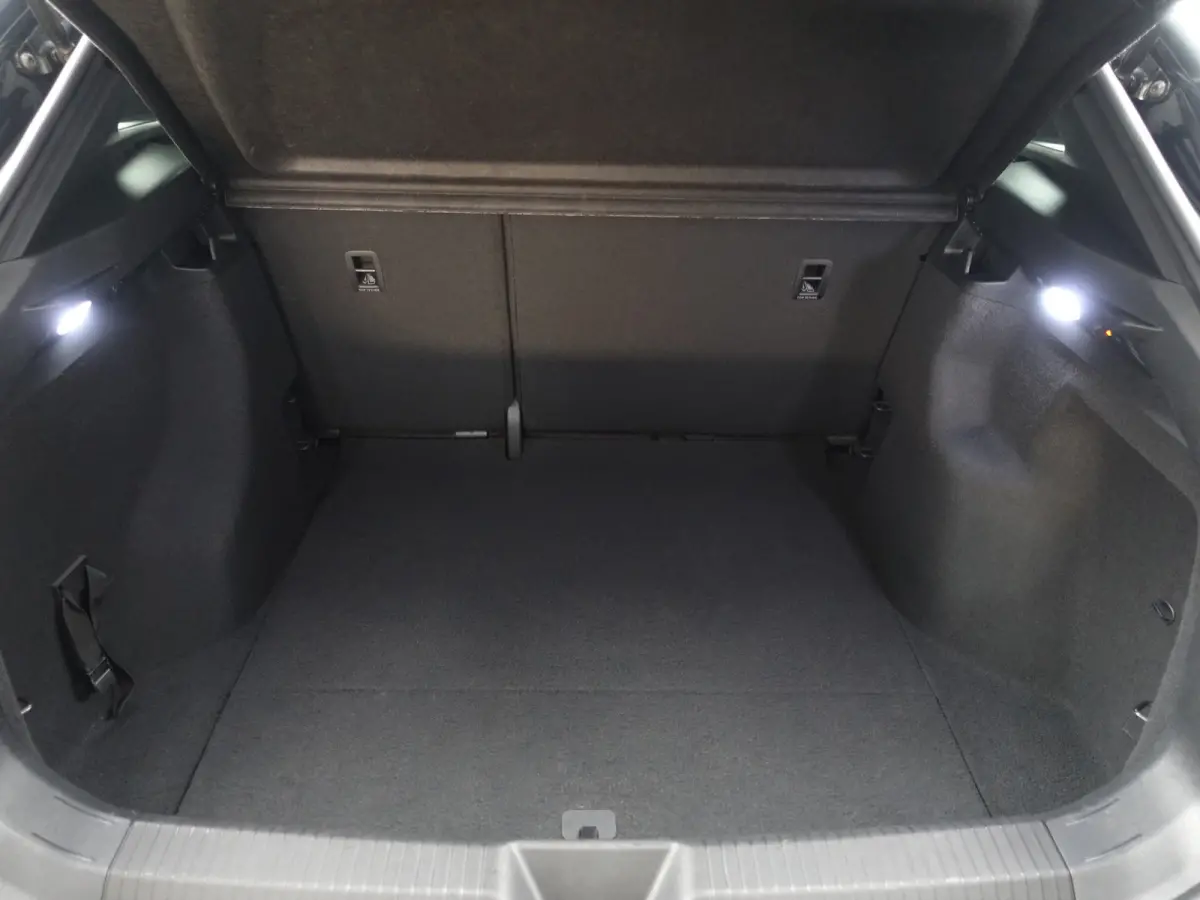 Pro 77 kWh Aut- Stuur/Stoelverwarming, Sfeerverlichting, ACC Cruise, Carplay, Android Auto