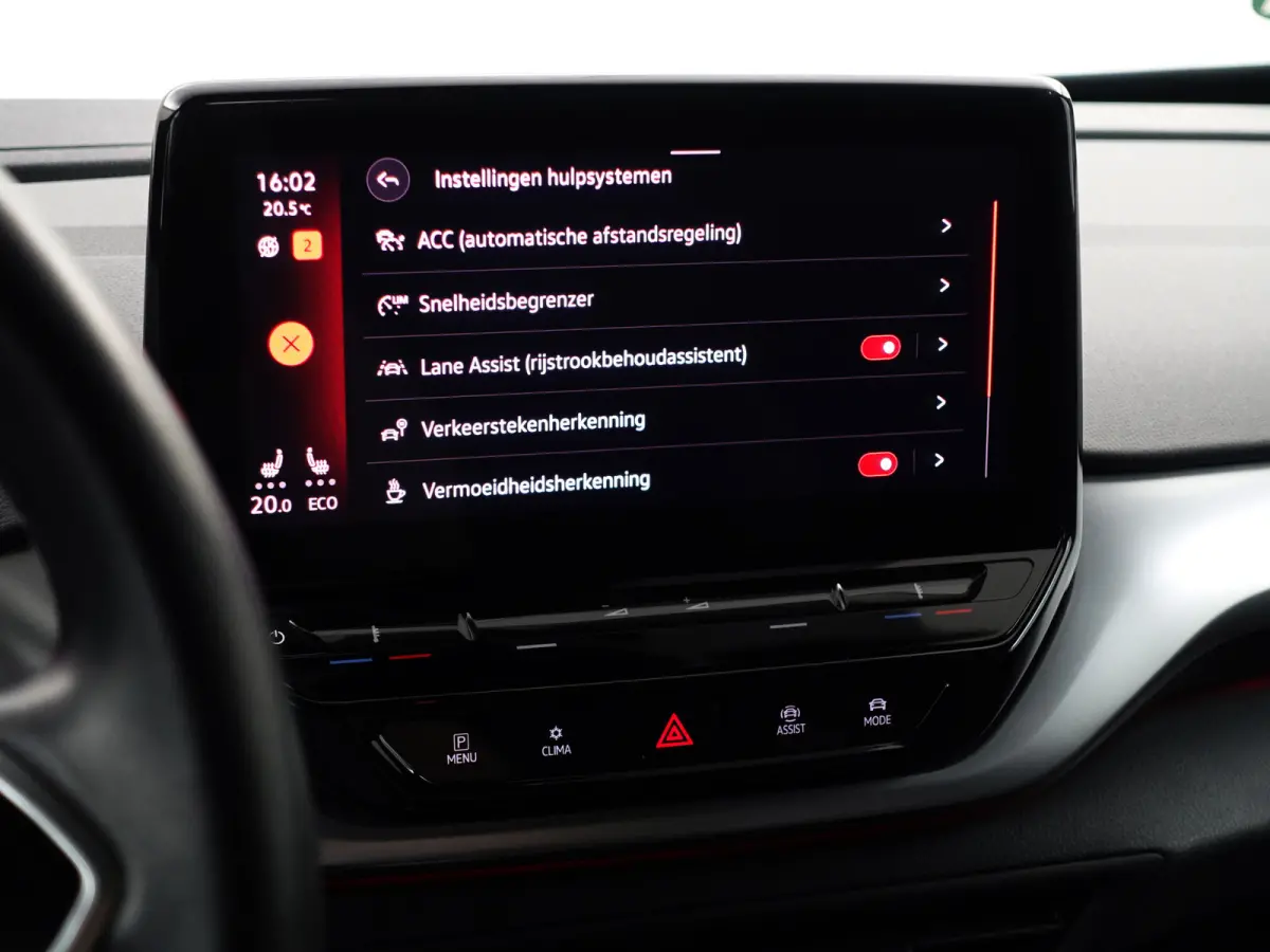 Pro 77 kWh Aut- Stuur/Stoelverwarming, Sfeerverlichting, ACC Cruise, Carplay, Android Auto
