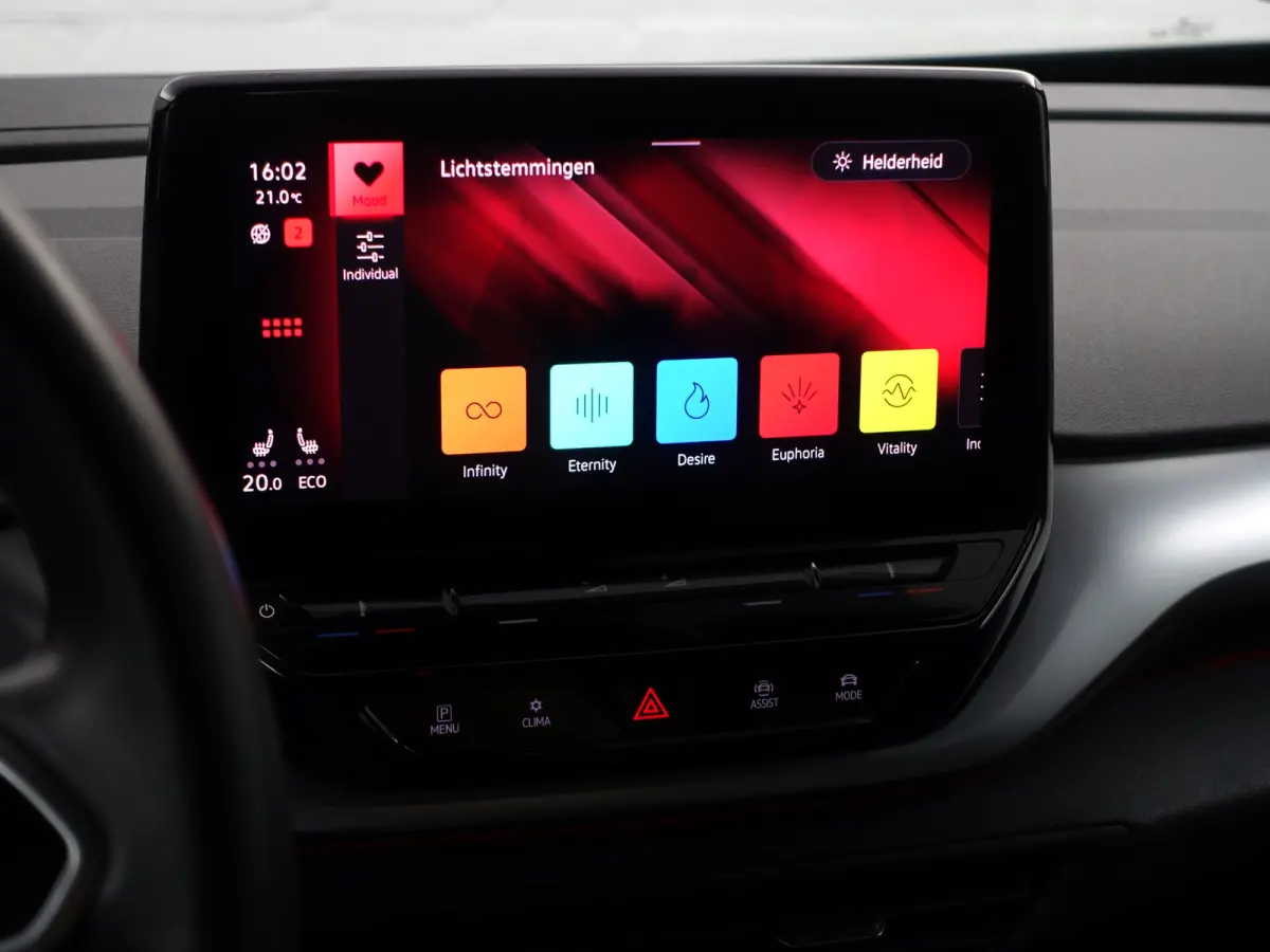Pro 77 kWh Aut- Stuur/Stoelverwarming, Sfeerverlichting, ACC Cruise, Carplay, Android Auto