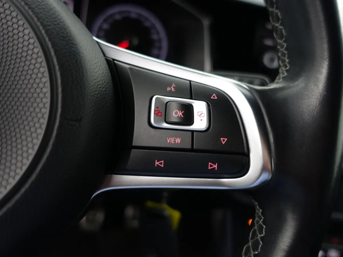 1.0 TSI R Line+ Panoramadak, Xenon Led, Dynamic Select, Ada Cruise, Park Assist, Park Pilot
