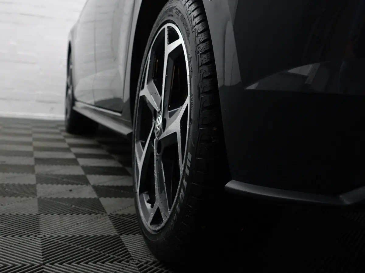 1.0 TSI R Line+ Panoramadak, Xenon Led, Dynamic Select, Ada Cruise, Park Assist, Park Pilot