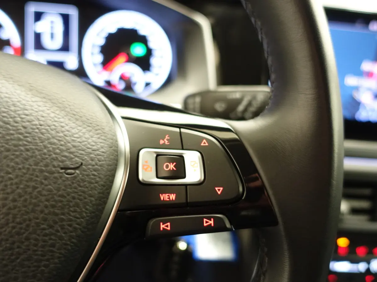 1.0 TSI Highline+ Aut- Ada Cruise, Led, Carplay, Dynamic Select, Sport Interieur, Privacy Glass