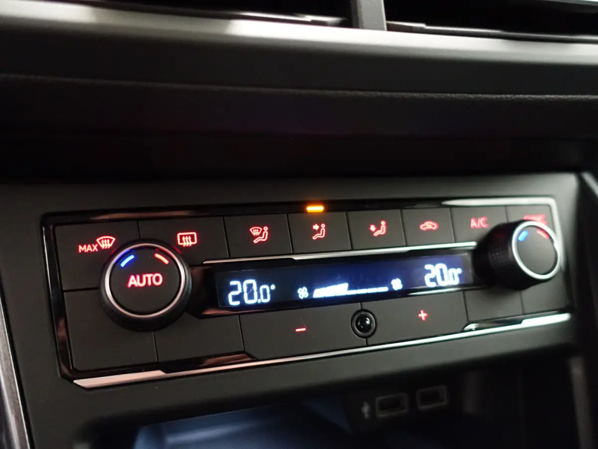 1.0 TSI Highline+ Aut- Ada Cruise, Led, Carplay, Dynamic Select, Sport Interieur, Privacy Glass